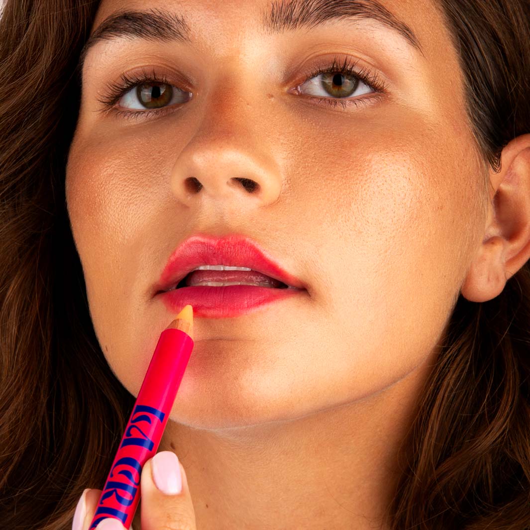 application du crayon à lèvre ph réactif la Crique