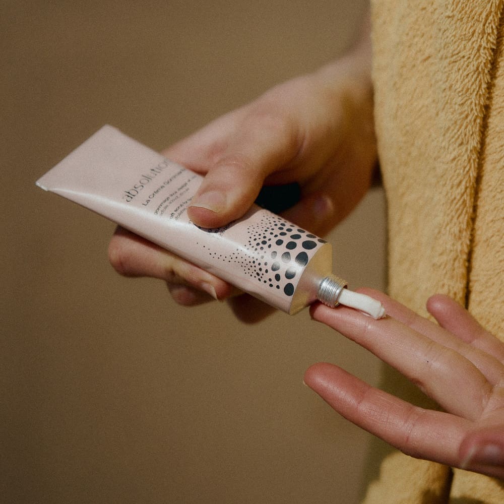 creme gommante acide de fruit et micro grains diatomees absolution