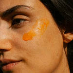 application sur visage du Sérum éclat Oden et anti-taches