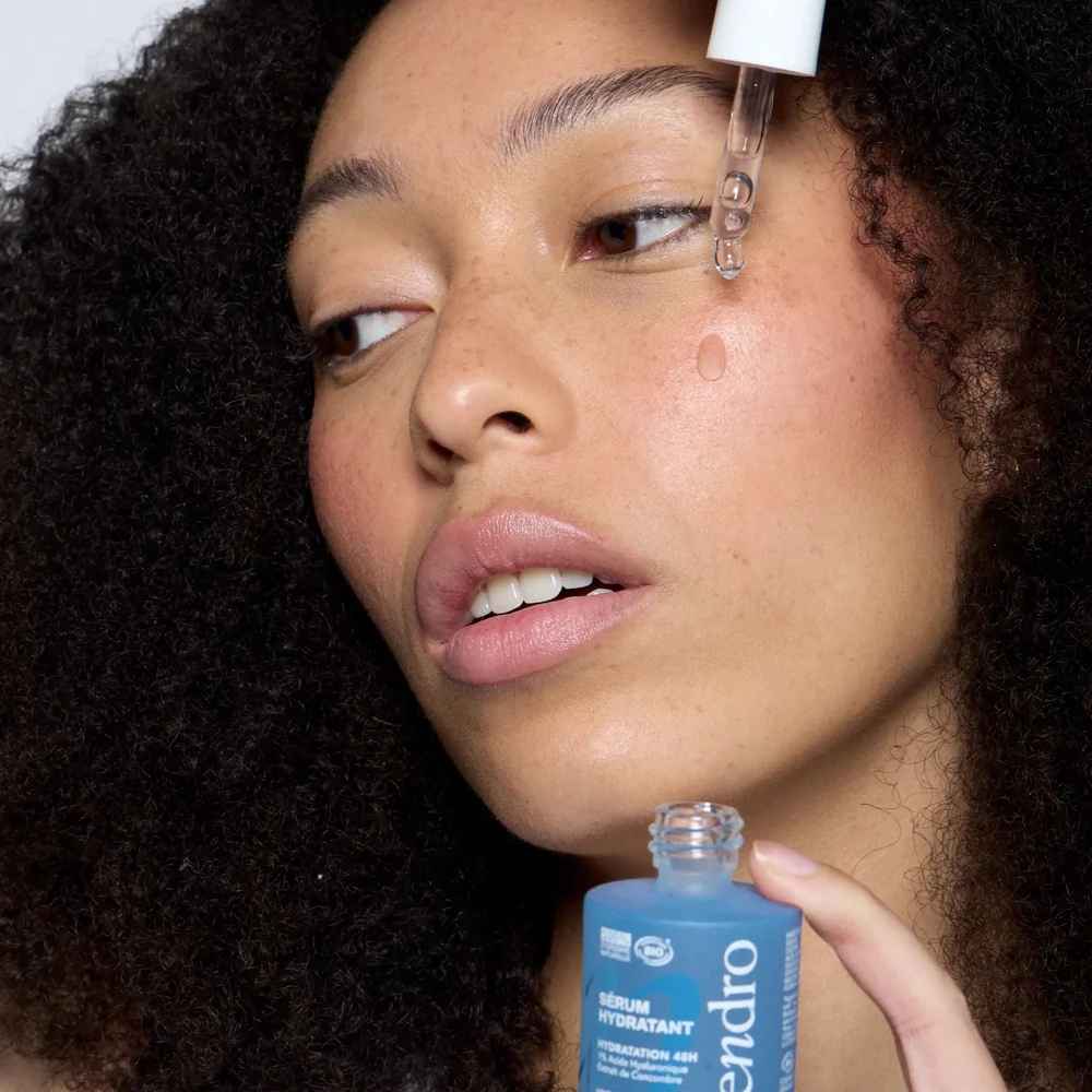 pipette et application sérum et gel aqueux serum hydratant endro