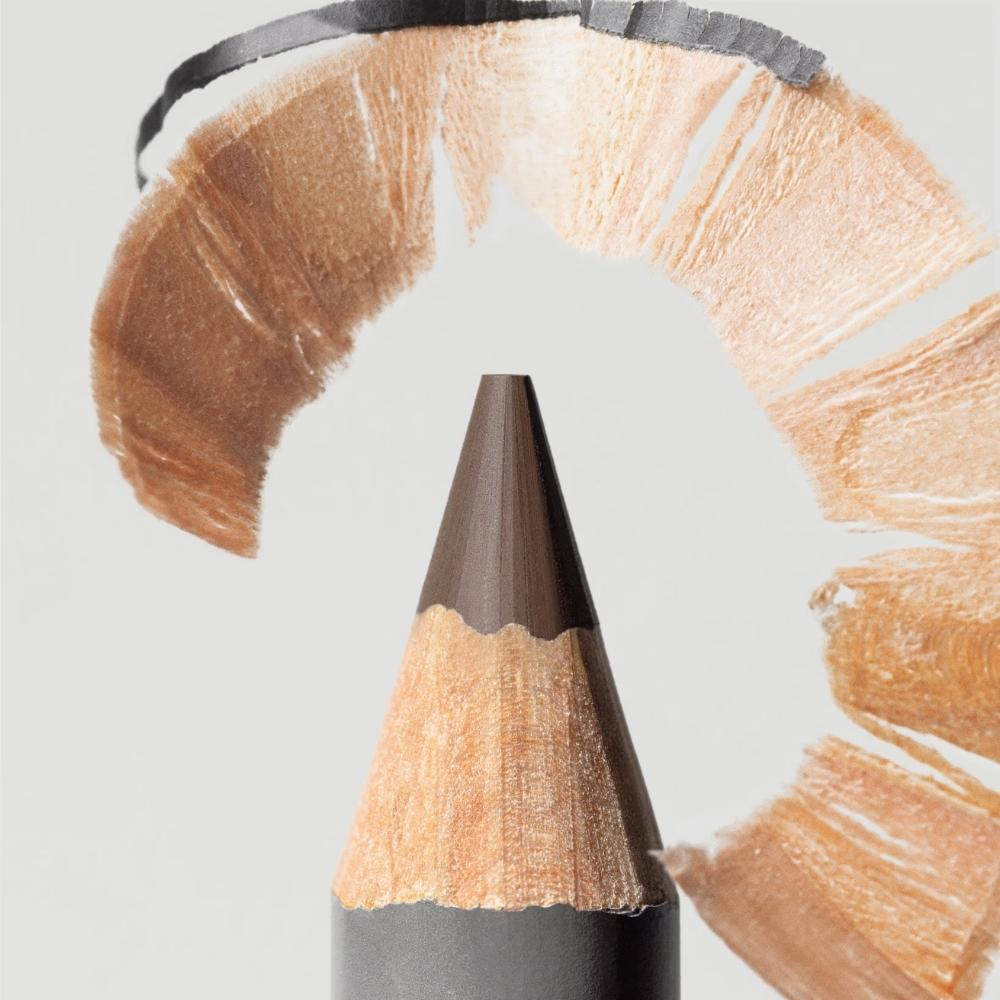 Mine du Crayon yeux marron Mádara