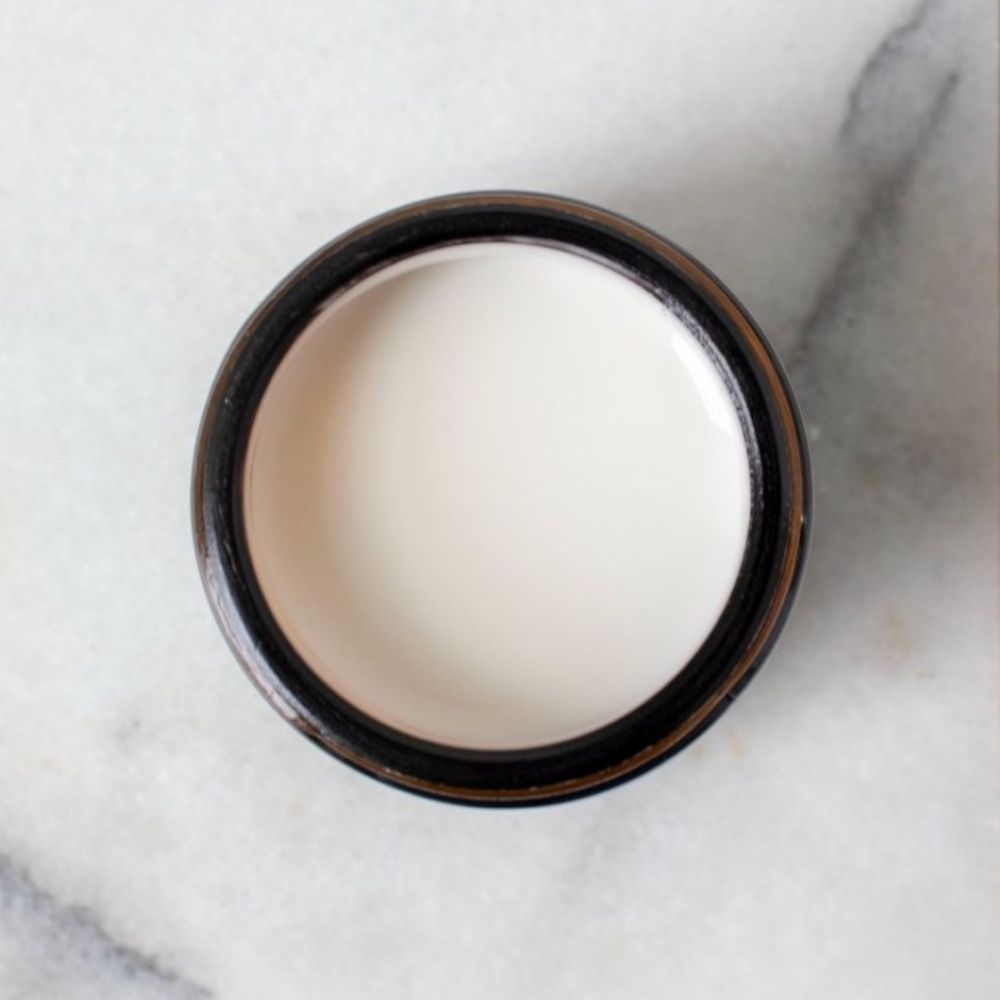 Texture de la Crème éclat revitalisante Bioflore à la vitamine C, hydrolat de rose et huile de prune