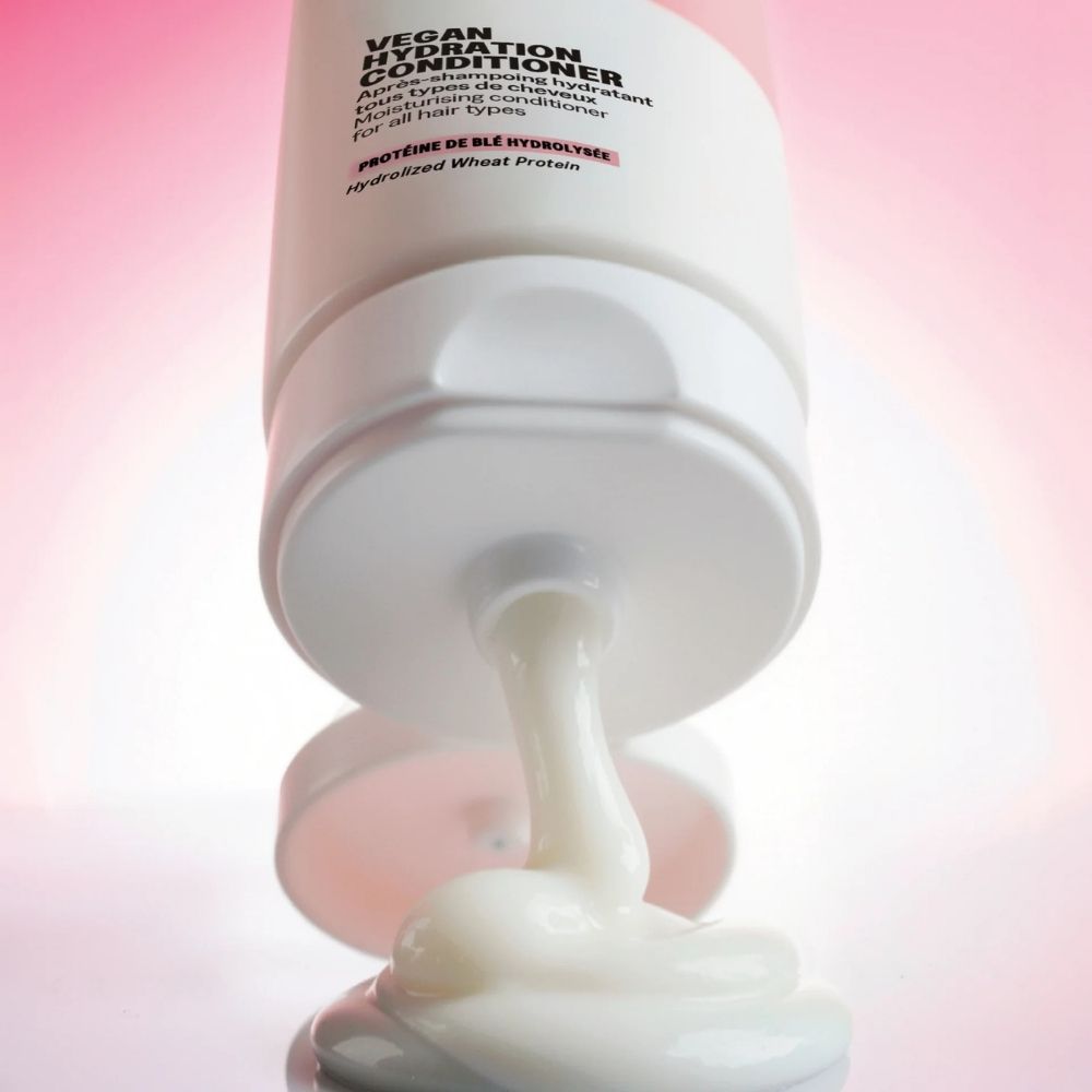 Texture du Vegan Hydration Conditioner, après shampoing hydratant de Cut By Fred