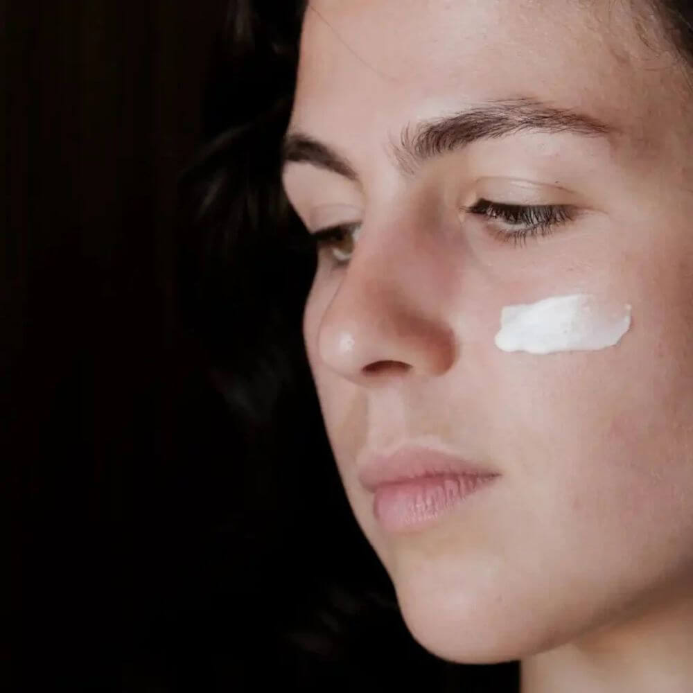 Endro Gel-Crème Matifiant application visage femme