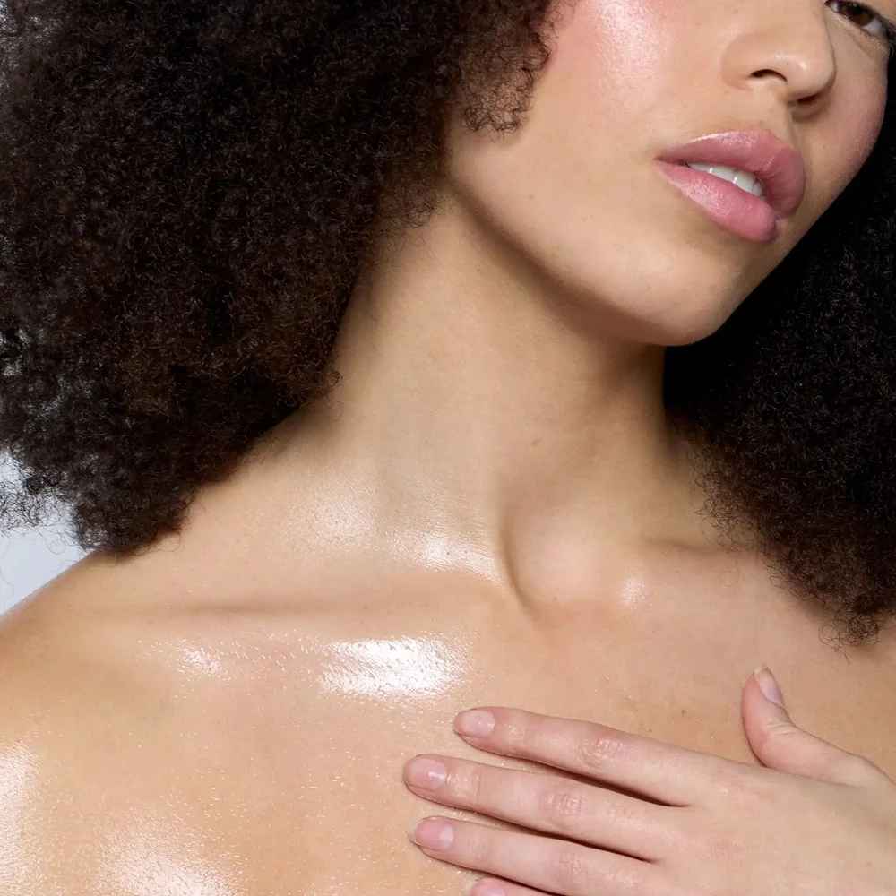 huile sèche appliquée sur le corps endro