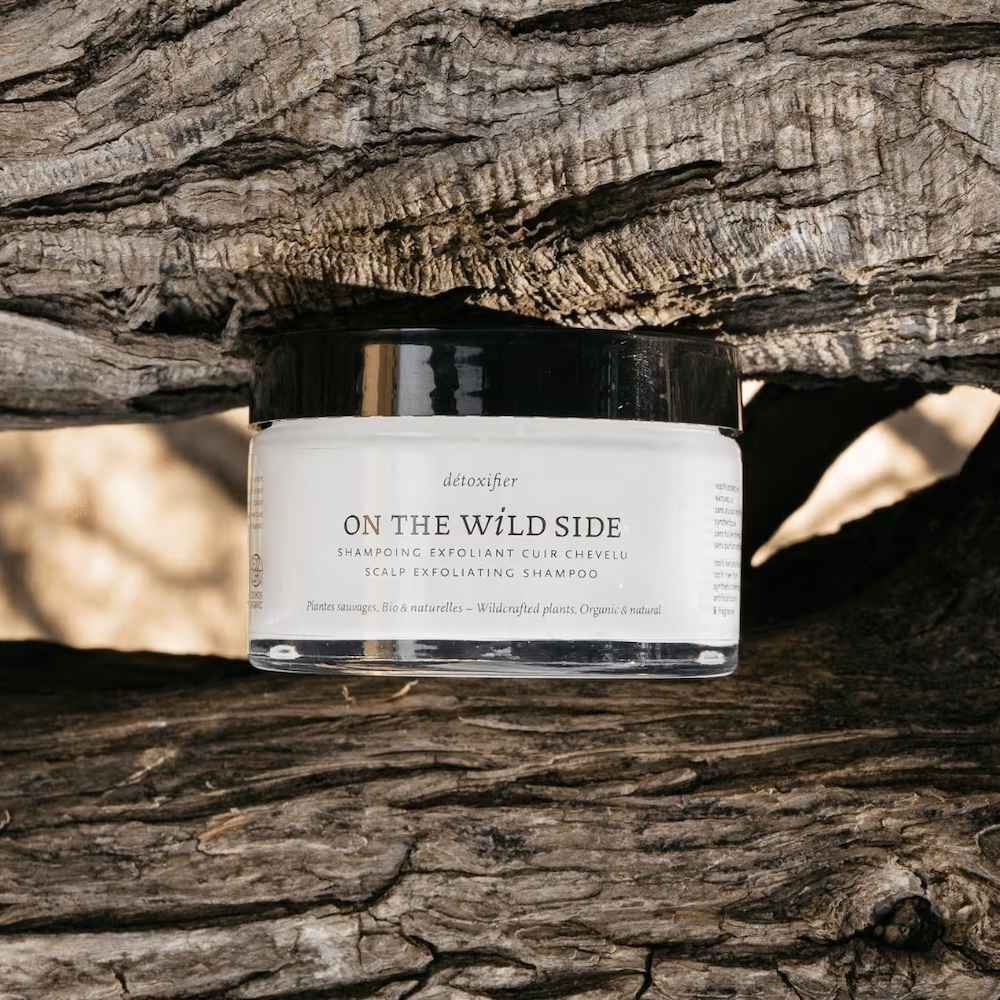 Le shampoing exfoliant dans la nature