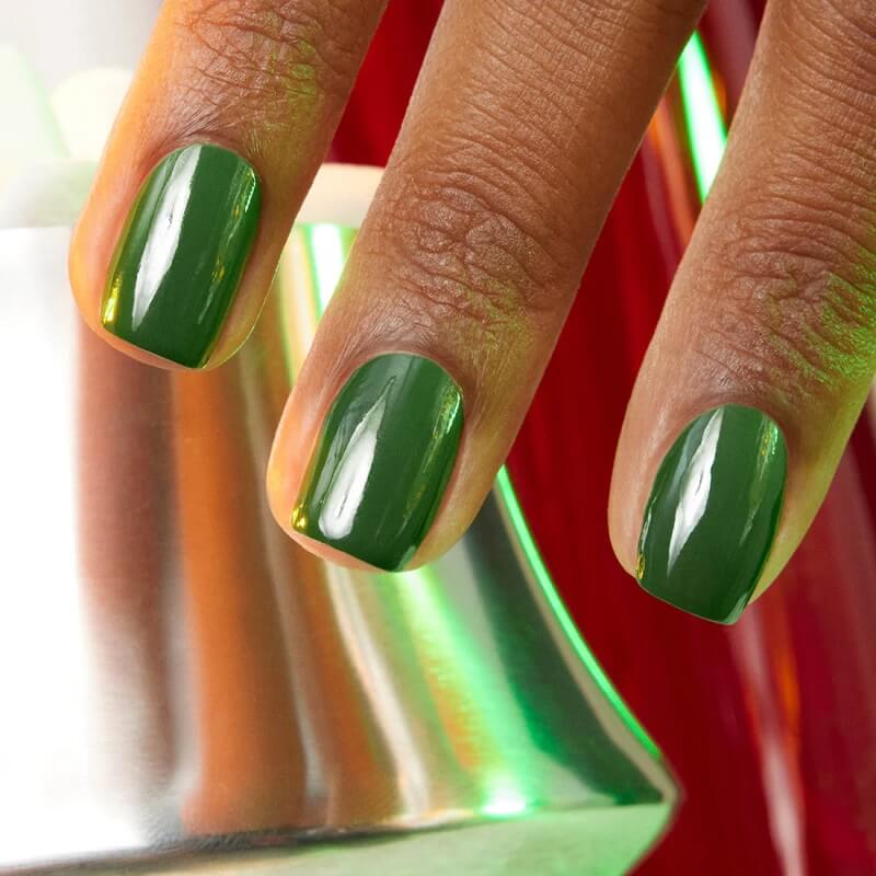 jade manucurist couleur sur ongle ambiance chrome