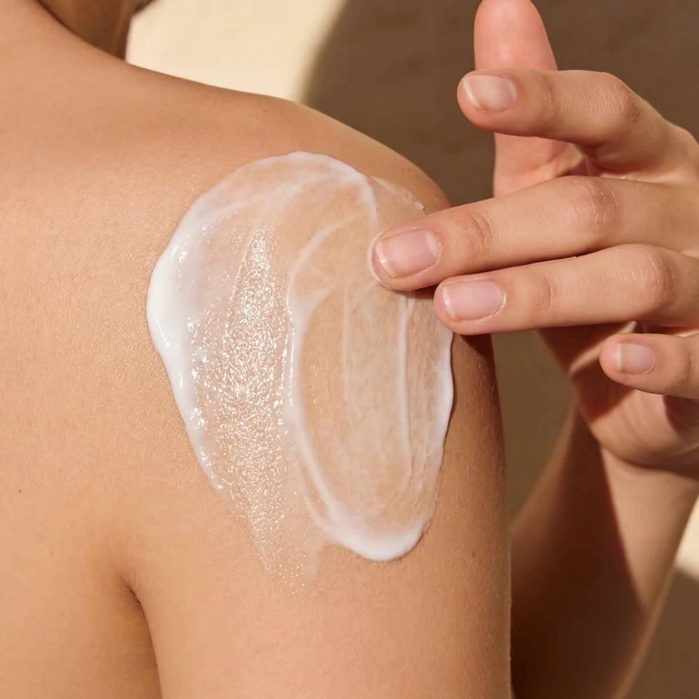Application sur l'épaule du Lait Riche Coco La Canopée