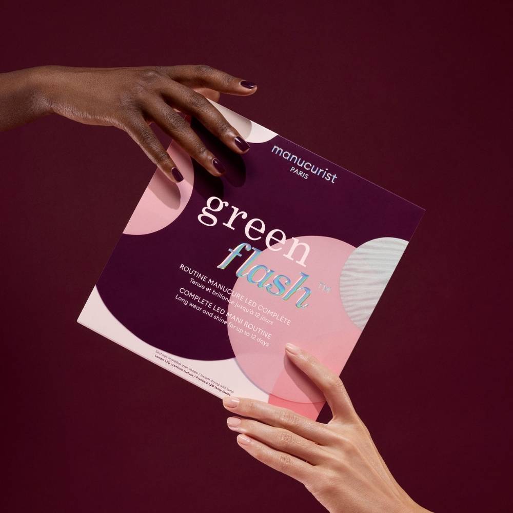 lifestyle du coffret de noël vernie semi permanent Manucurist Green Flash