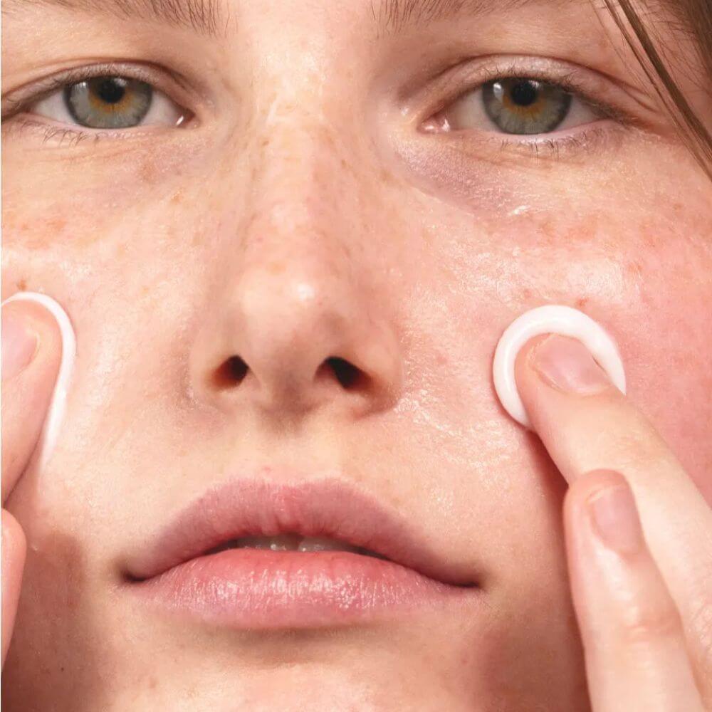 Madara crème de jour aux peptides Derma Collagen application