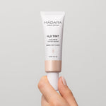 Packaging de la Teinte May Flower du Sérum teinté à l'acide hyaluronique H2O Tint de Mádara
