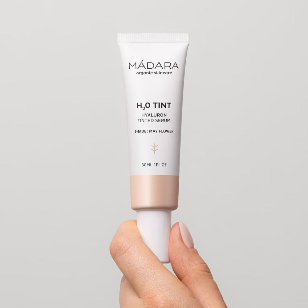 Packaging de la Teinte May Flower du Sérum teinté à l'acide hyaluronique H2O Tint de Mádara