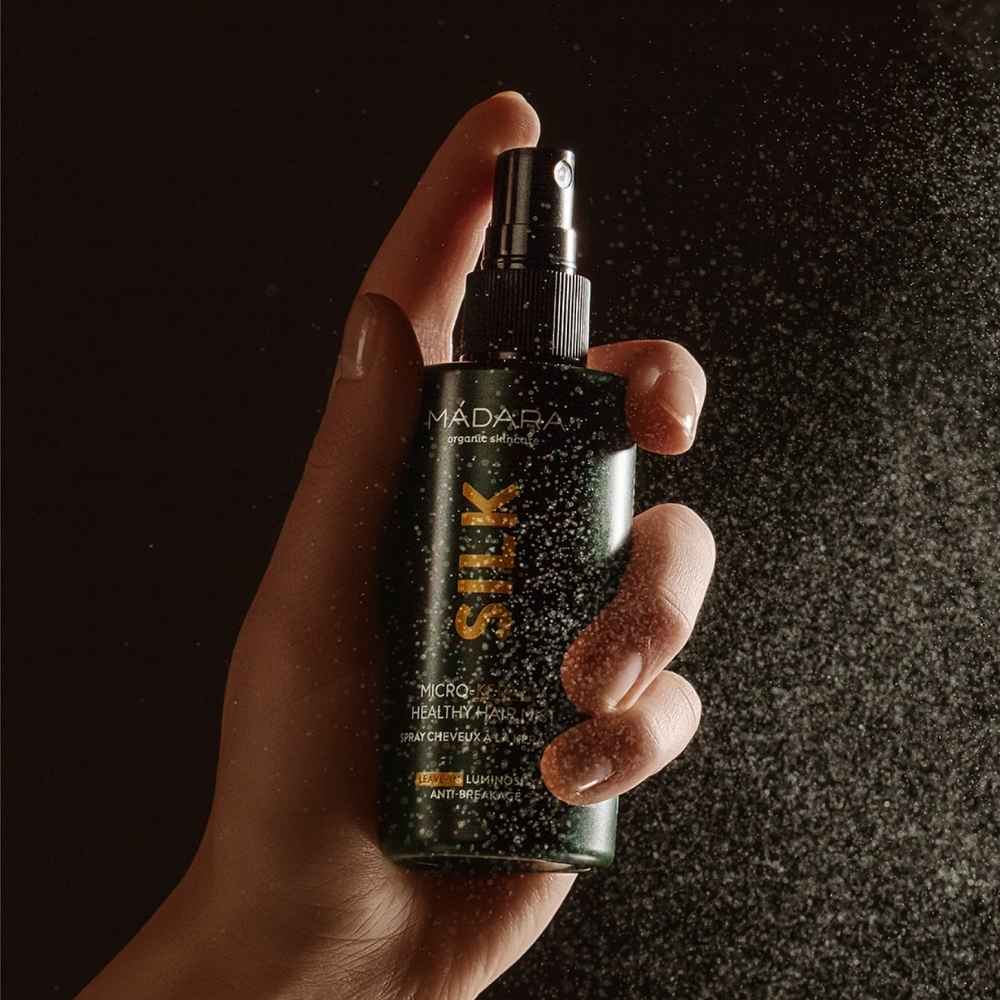 Texture du Spray cheveux à la kératine Silk Mádara