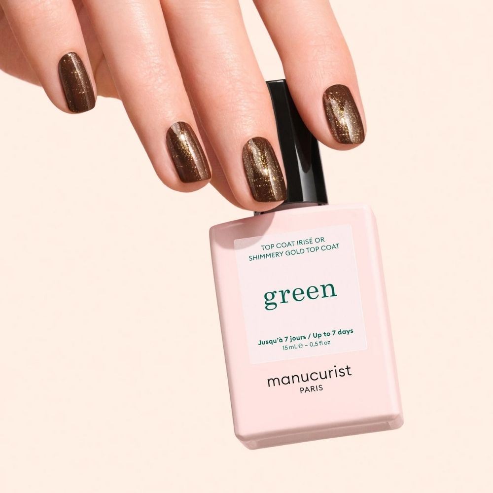 Rendu sur vernis marron du Top Coat Pailleté Or Green Manucurist