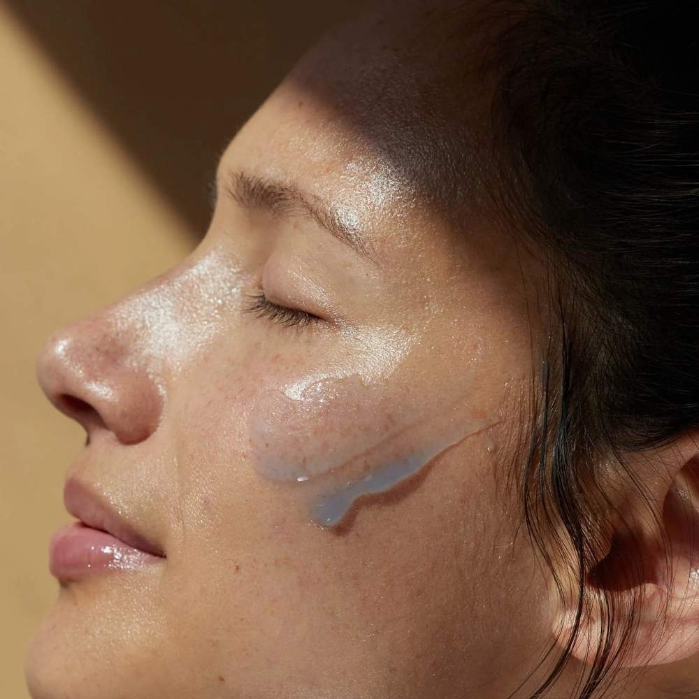 Application sur la peau du Masque Anti-Soif Absolution