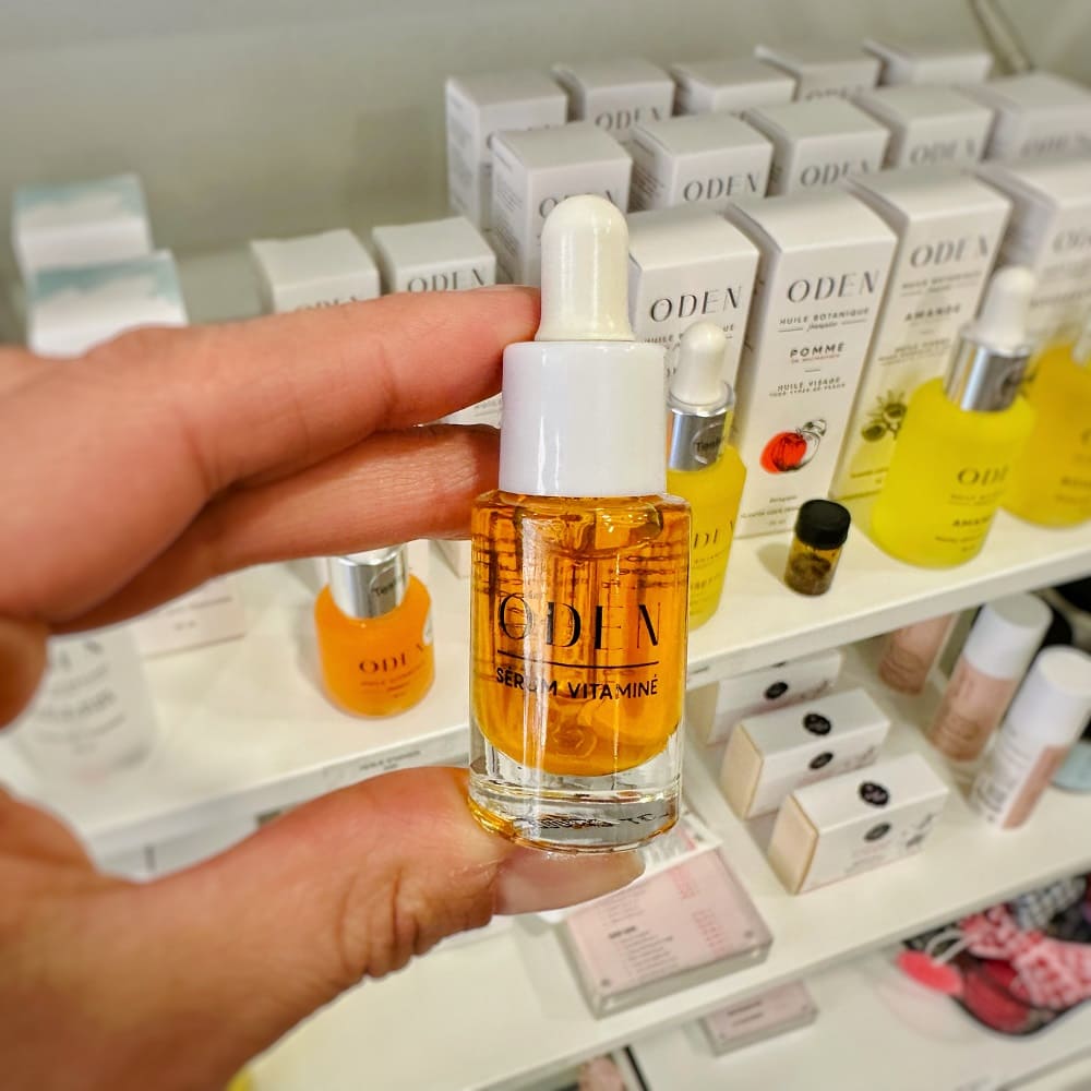 Ravive l'éclat et nourrit la peau