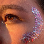 paillettes 5h du mat portées sur visage