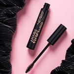 mascara double dream noir supreme purobio sur fond rose 