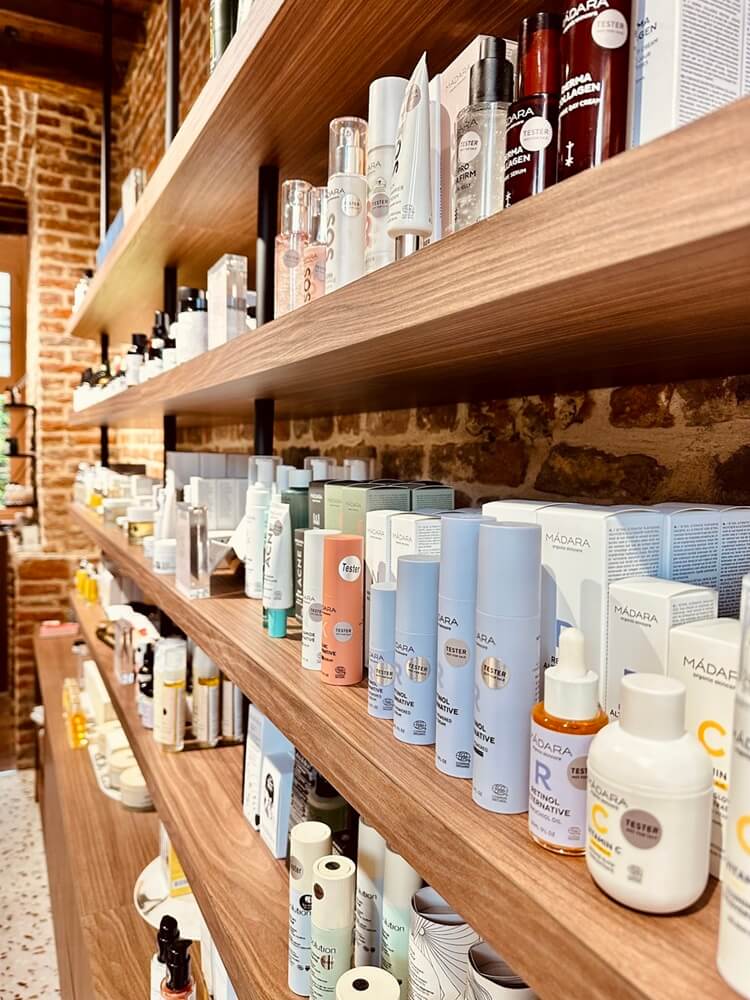 intérieur de la boutique mademoiselle biloba à lille