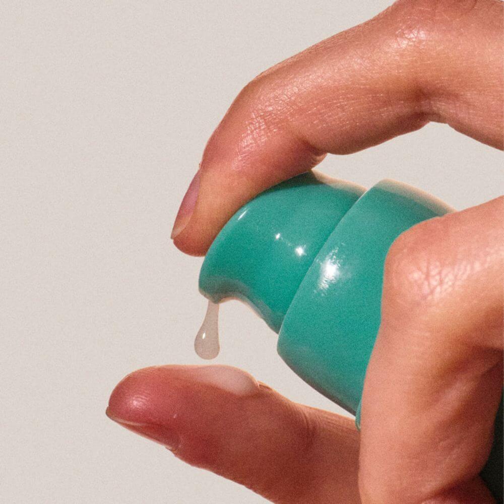 Texture du sérum booster trio-zinc de Novexpert