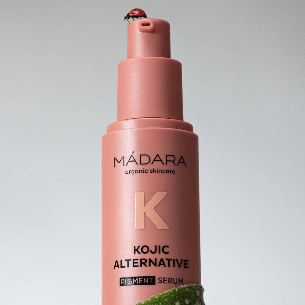 Packaging du sérum anti-taches Kojic Alternative Mádara