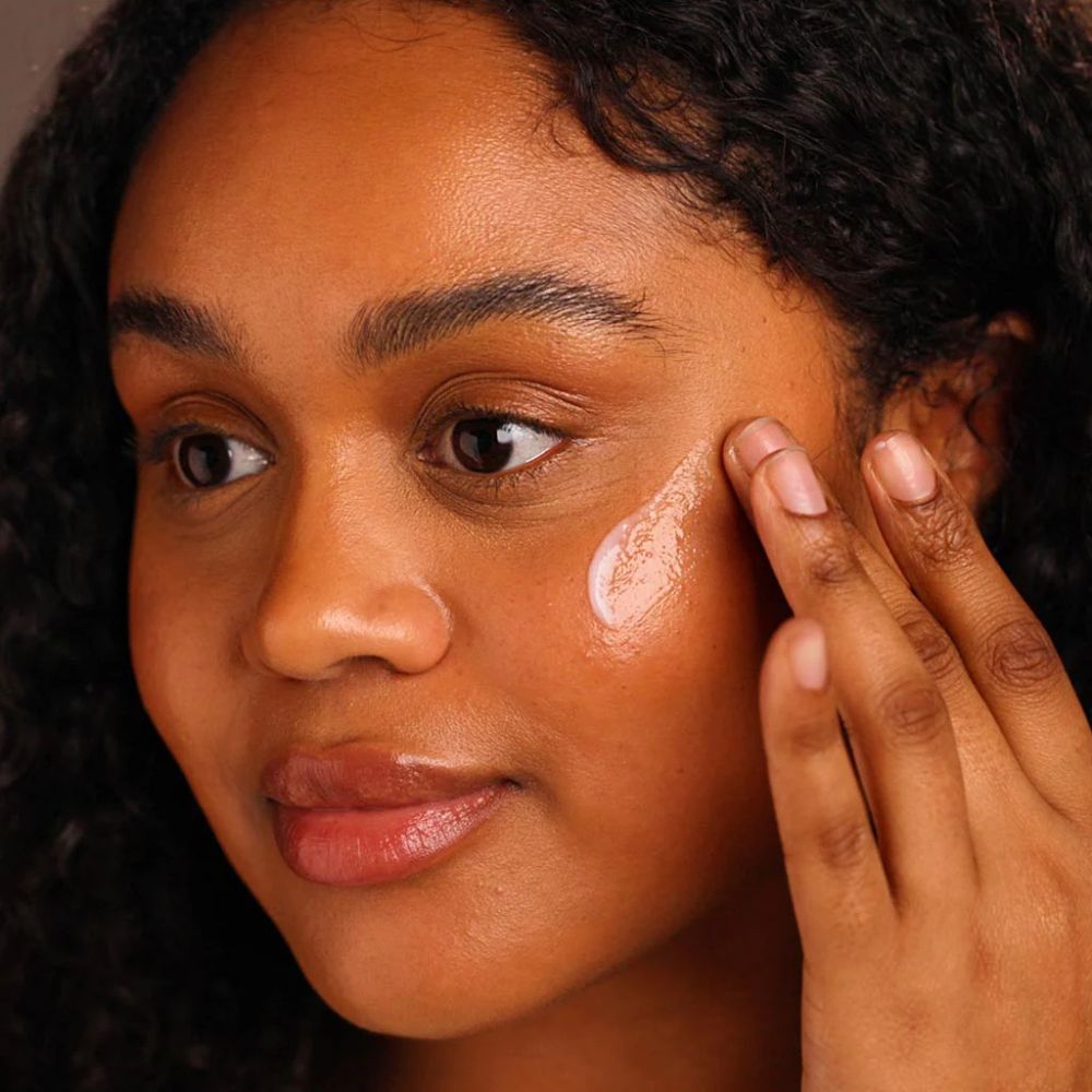 application du sérum esveratrol niacinamide evolve