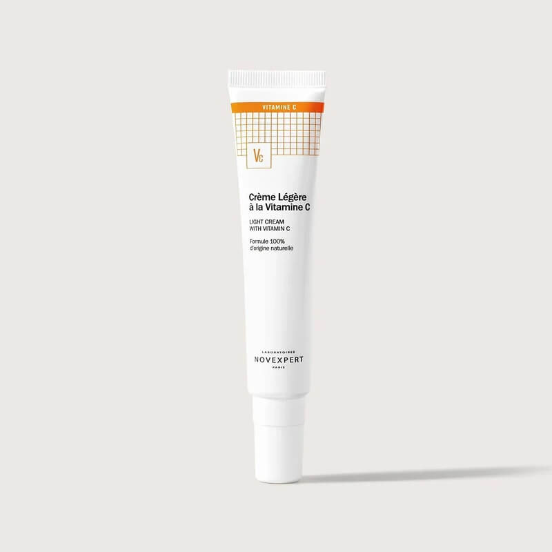 creme legere a la vitamine c novexpert sur fond blanc