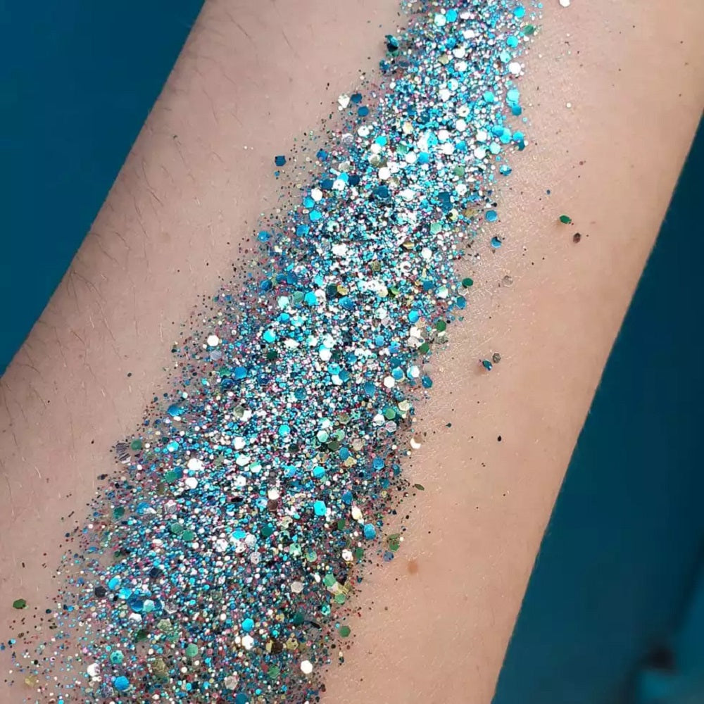 si si la paillette galaxsisi swatch sur l'avant bras