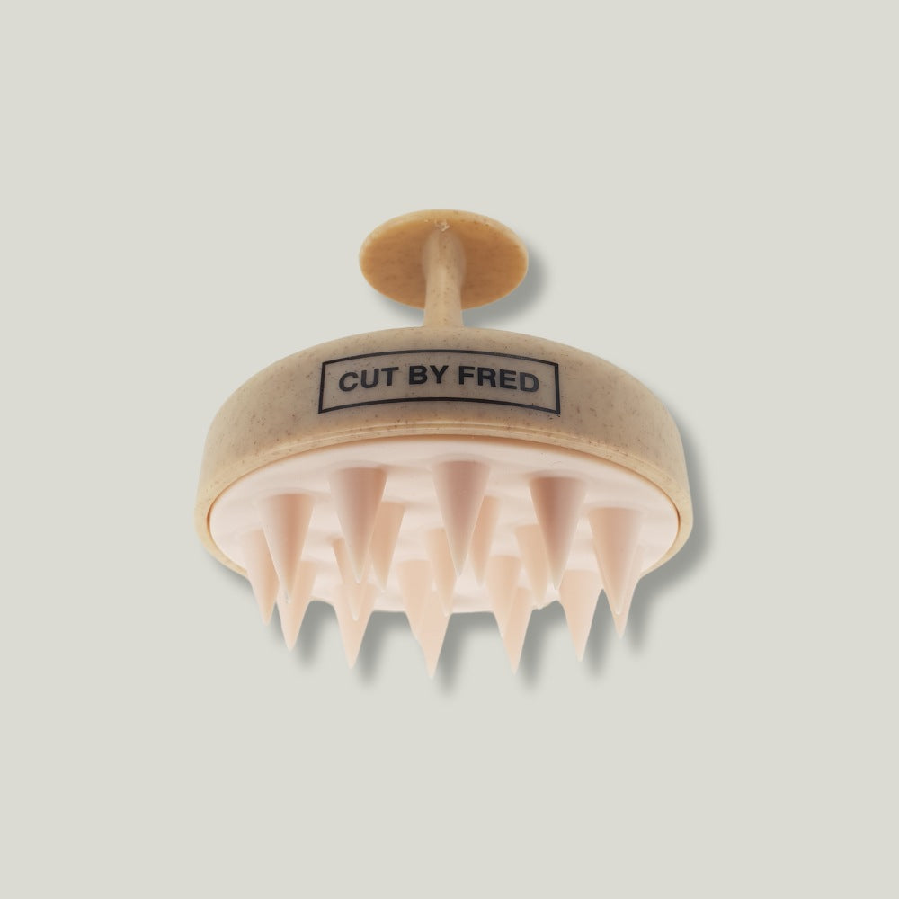 pack shot stimulating scalp brush cut by fred cheveux