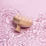 visuel lifestyle de la brosse stimulante cuir chevelu cut by fred