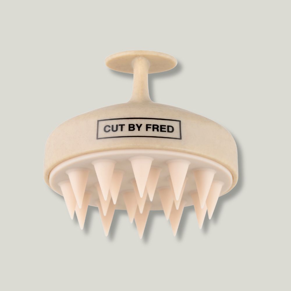 pack shot stimulating scalp brush cut by fred cheveux