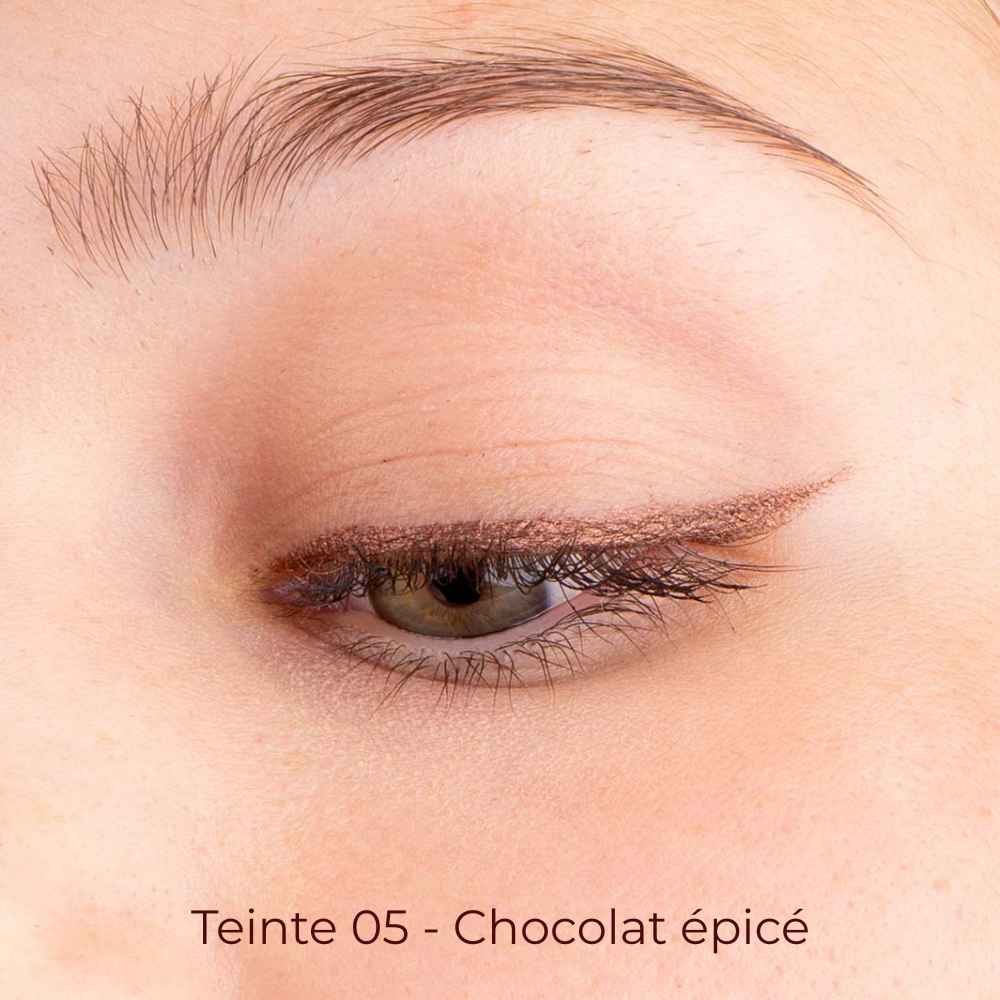 Teinte chocolat épicé portée Fard à paupière La crique