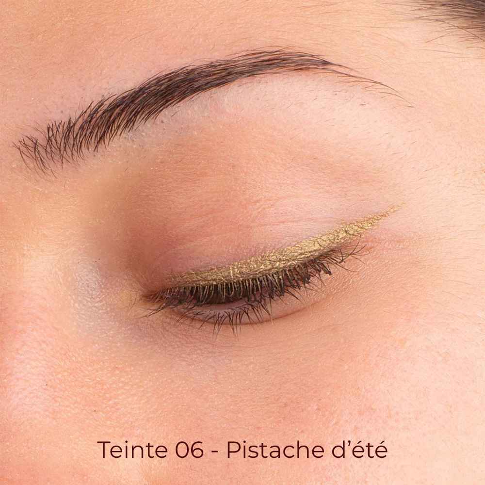 Teinte pistache d'été portée Fard à paupière La crique