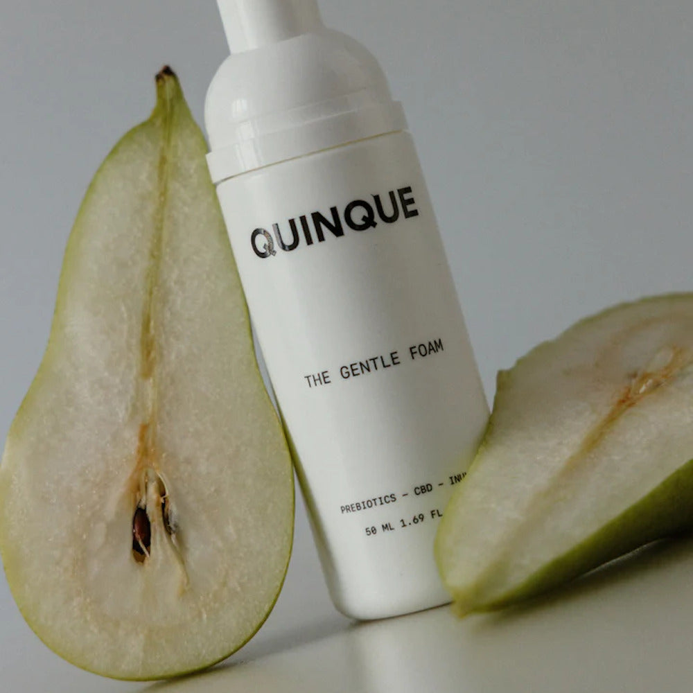 La mousse nettoyante Quinque avec une poire