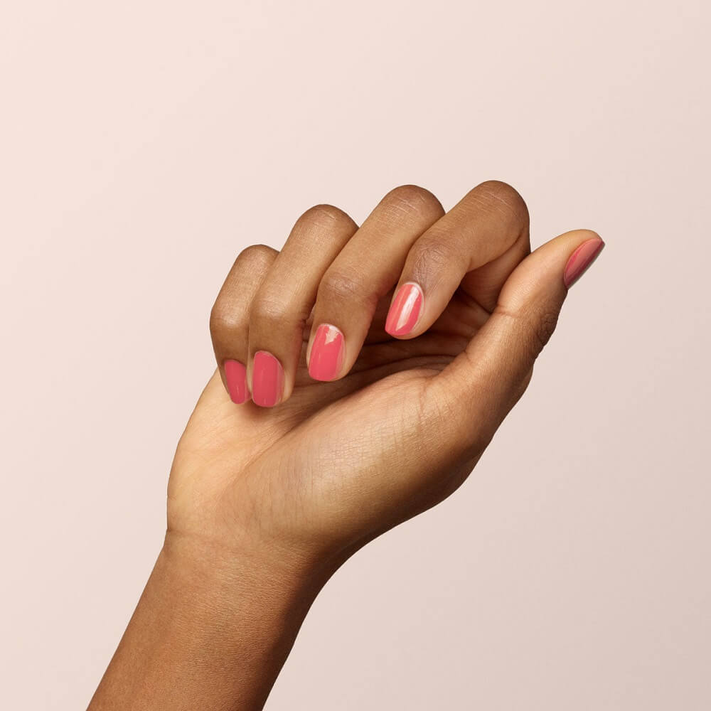 vernis manucurist bois de rose porte sur main