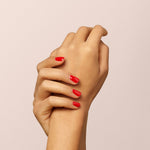 vernis manucurist poppy red sur les mains